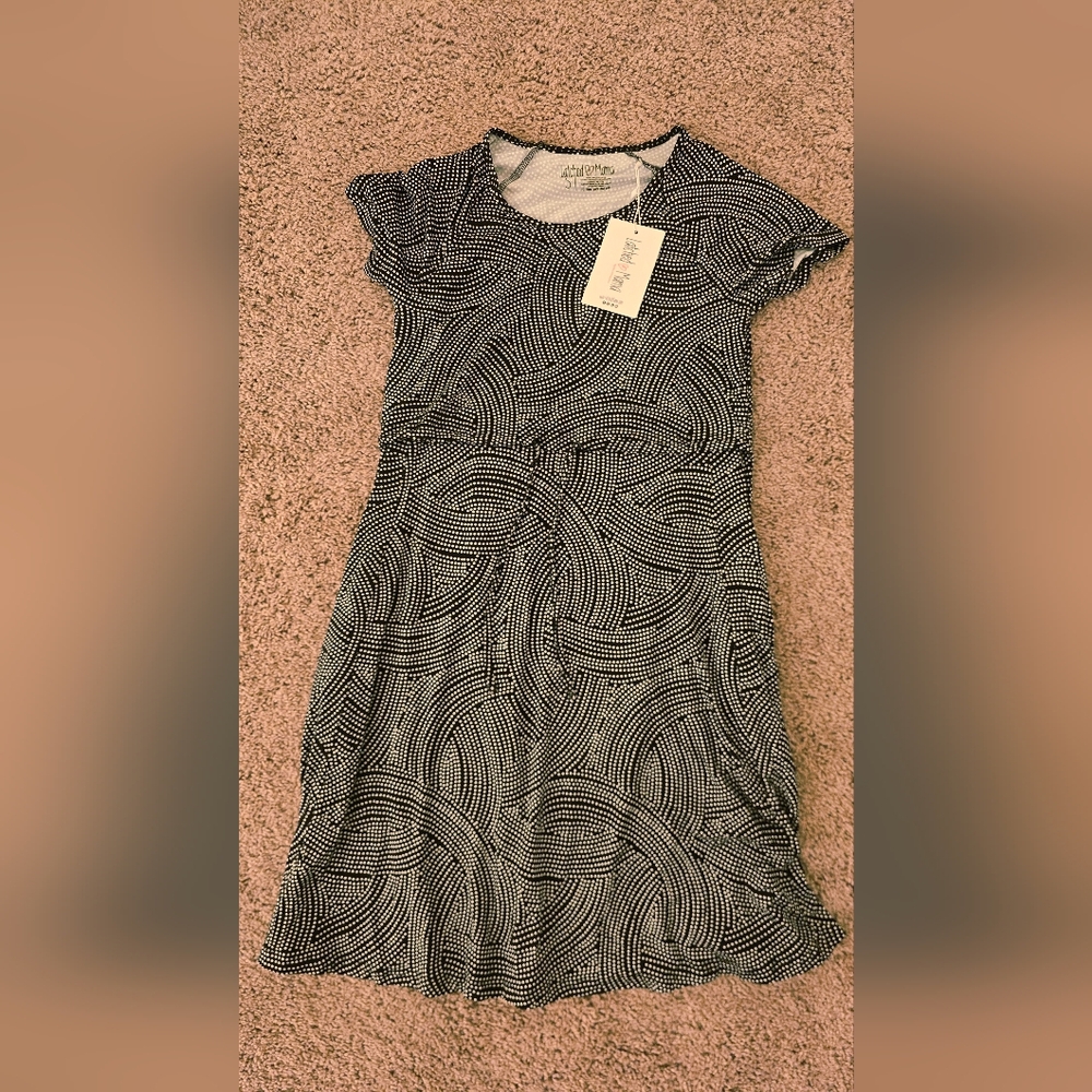 Latched Mama Black and White Midi Tshirt Dress In Small